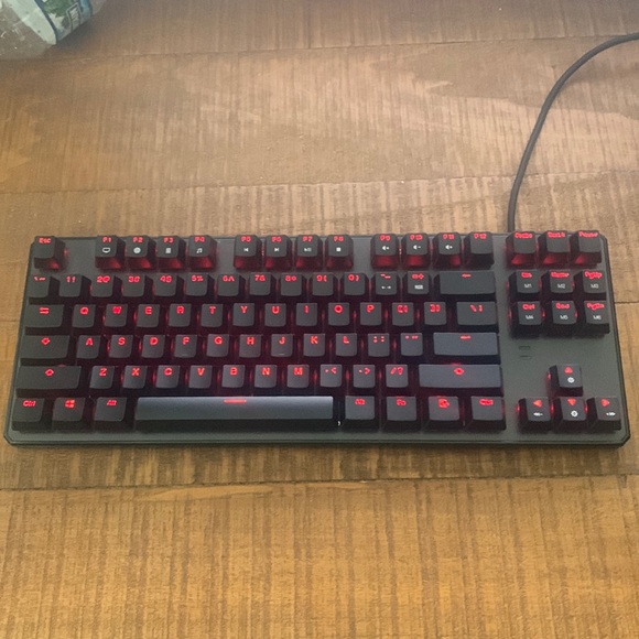 TECWARE PHANTOM RGB MECHANICAL KEYBOARD WITH RAZER DEATHADDER V2 (SOLD TOGETHER) - Picture 2 of 8